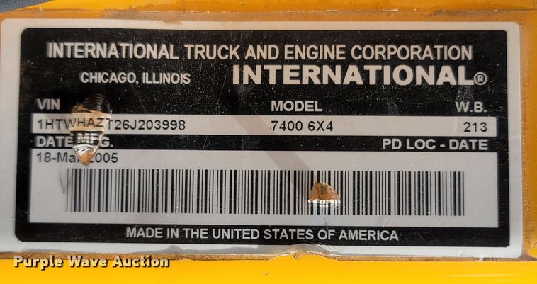 image for item LM9583 2006 International 7400  dump truck