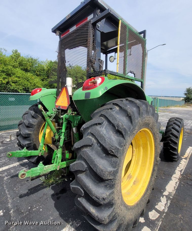 image for item LM9587 2006 John Deere 6415 MFWD tractor