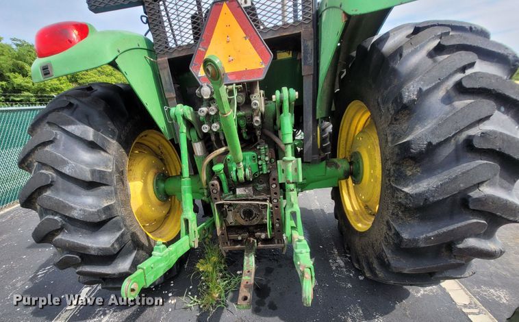 image for item LM9587 2006 John Deere 6415 MFWD tractor