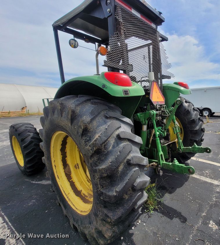 image for item LM9587 2006 John Deere 6415 MFWD tractor