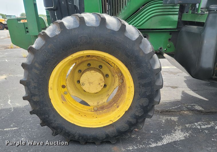 image for item LM9587 2006 John Deere 6415 MFWD tractor