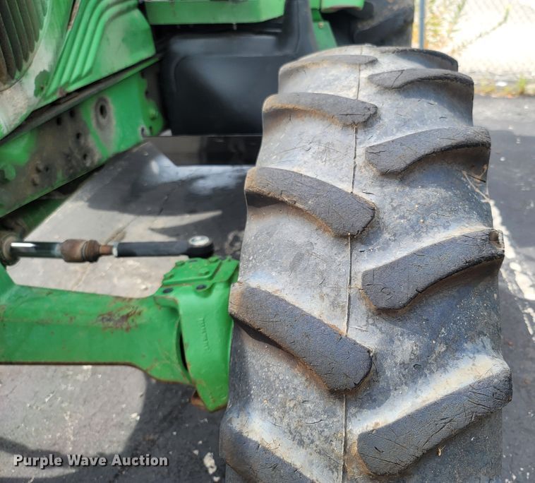 image for item LM9587 2006 John Deere 6415 MFWD tractor