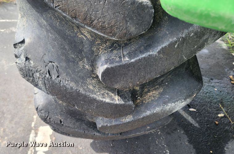 image for item LM9587 2006 John Deere 6415 MFWD tractor