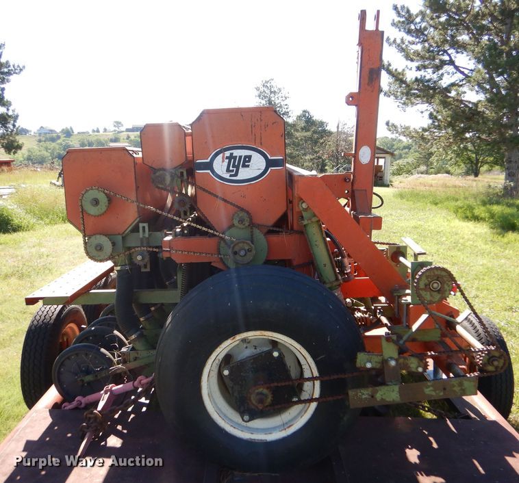 image for item LP9385 Tye 104-4528  no-till grain drill