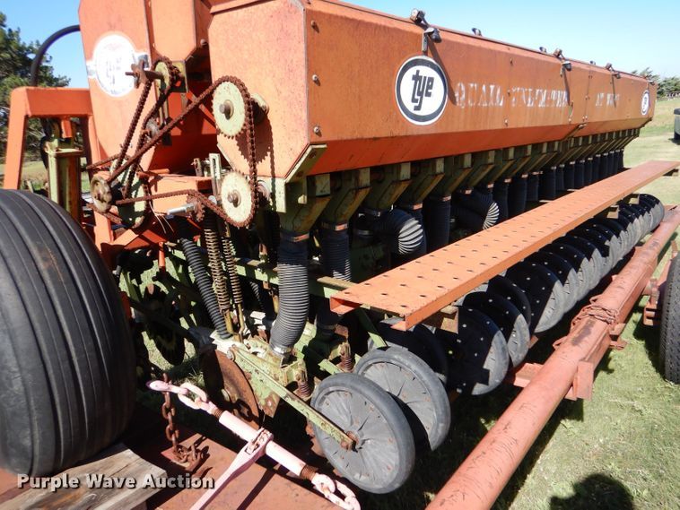 image for item LP9385 Tye 104-4528  no-till grain drill