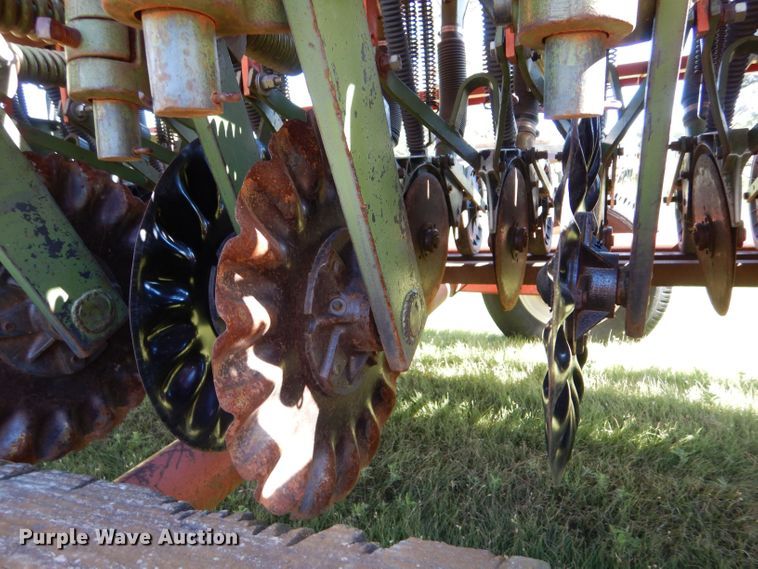 image for item LP9385 Tye 104-4528  no-till grain drill