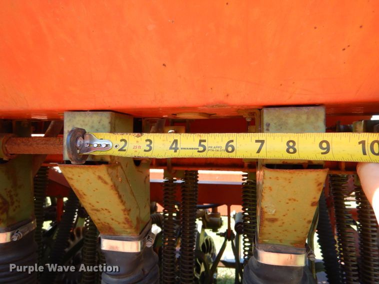 image for item LP9385 Tye 104-4528  no-till grain drill