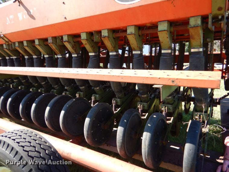 image for item LP9385 Tye 104-4528  no-till grain drill