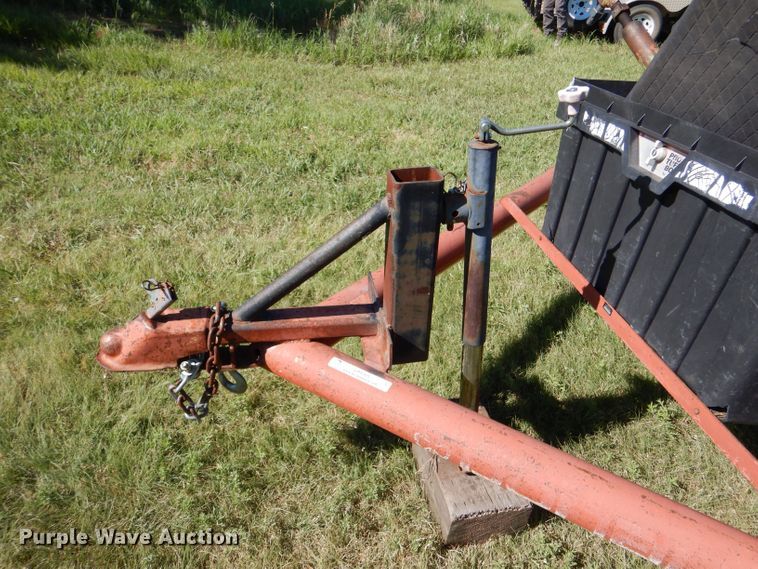 image for item LP9385 Tye 104-4528  no-till grain drill