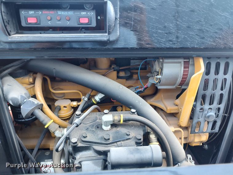 image for item LU9212 2014 Duraco DuraPatcher 125DJT  pot hole patcher