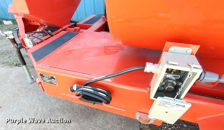 image for item LU9212 2014 Duraco DuraPatcher 125DJT  pot hole patcher