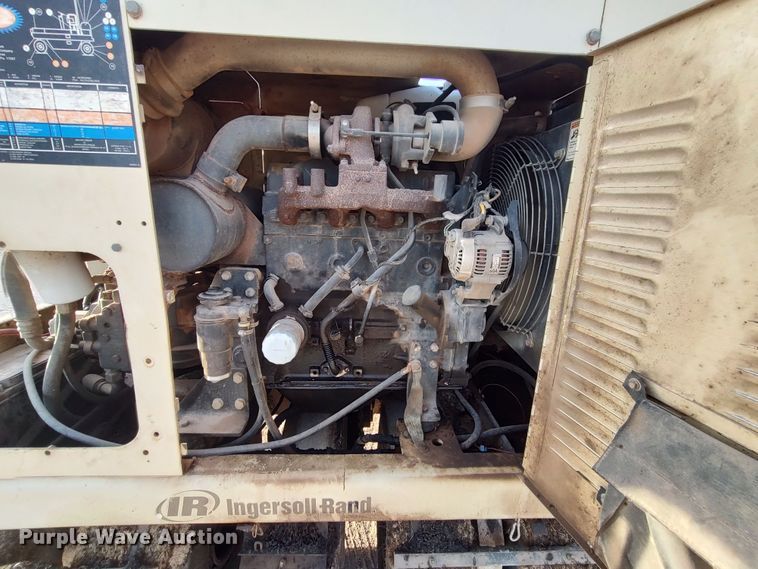 image for item LU9254 2005 Ingersoll Rand PT125R  pneumatic roller