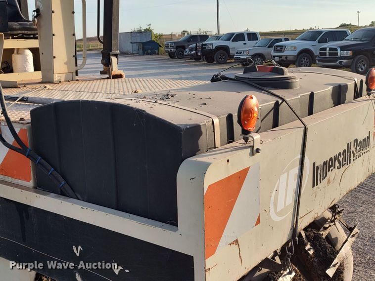 image for item LU9254 2005 Ingersoll Rand PT125R  pneumatic roller