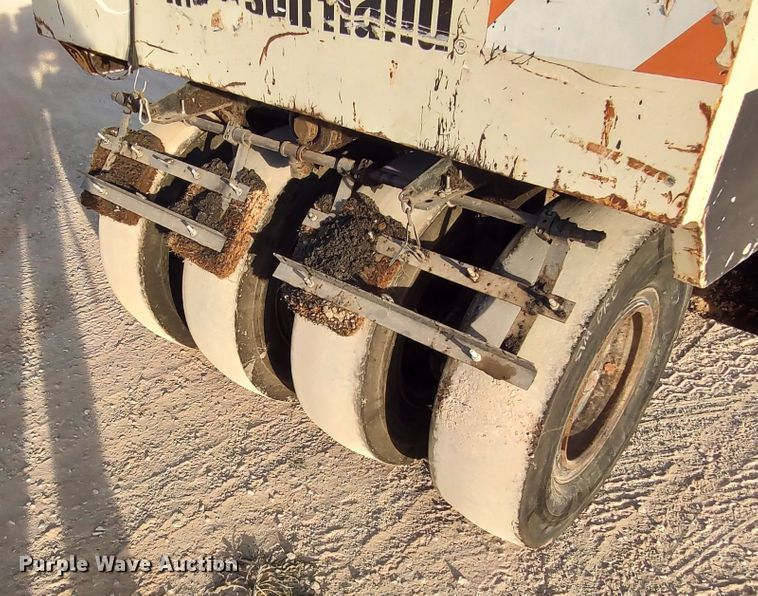 image for item LU9254 2005 Ingersoll Rand PT125R  pneumatic roller