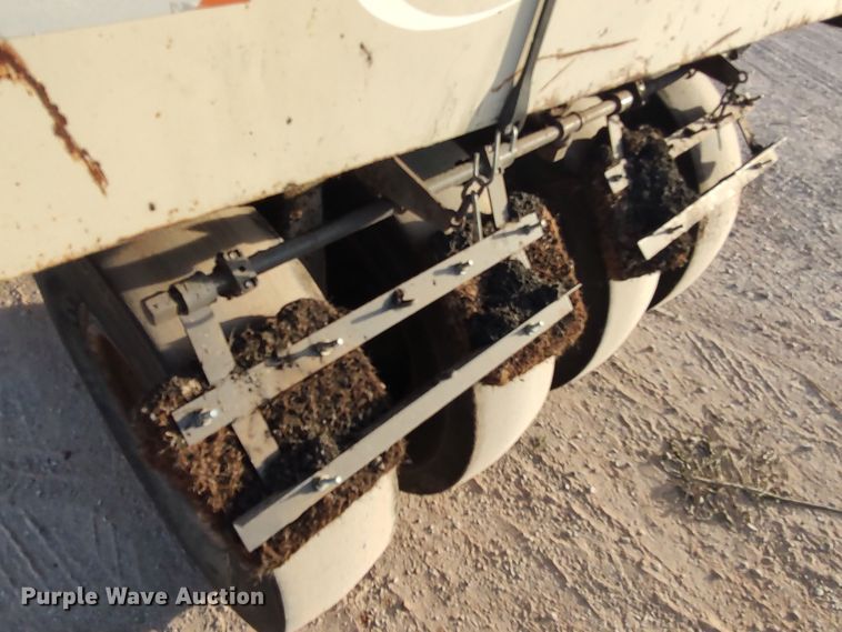 image for item LU9254 2005 Ingersoll Rand PT125R  pneumatic roller