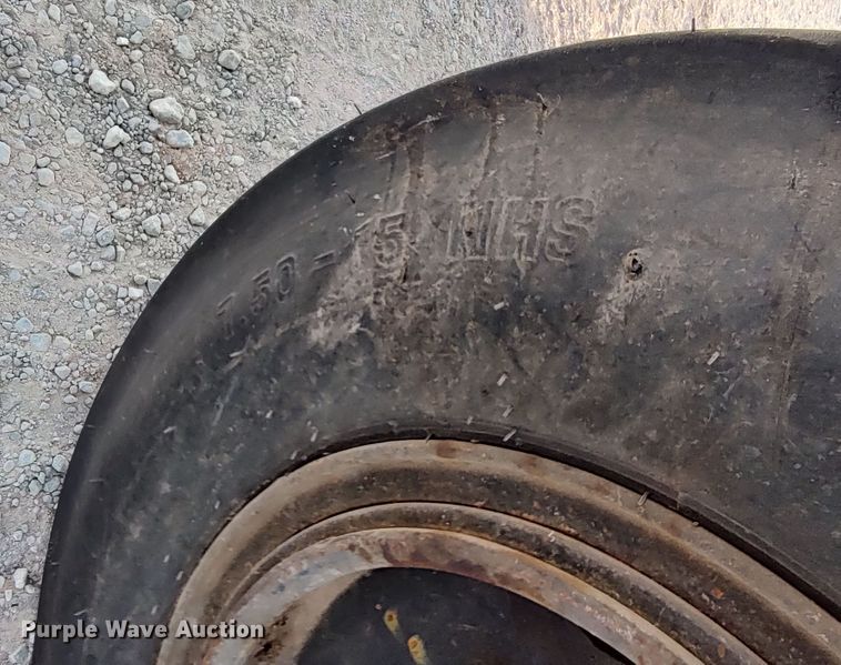 image for item LU9254 2005 Ingersoll Rand PT125R  pneumatic roller