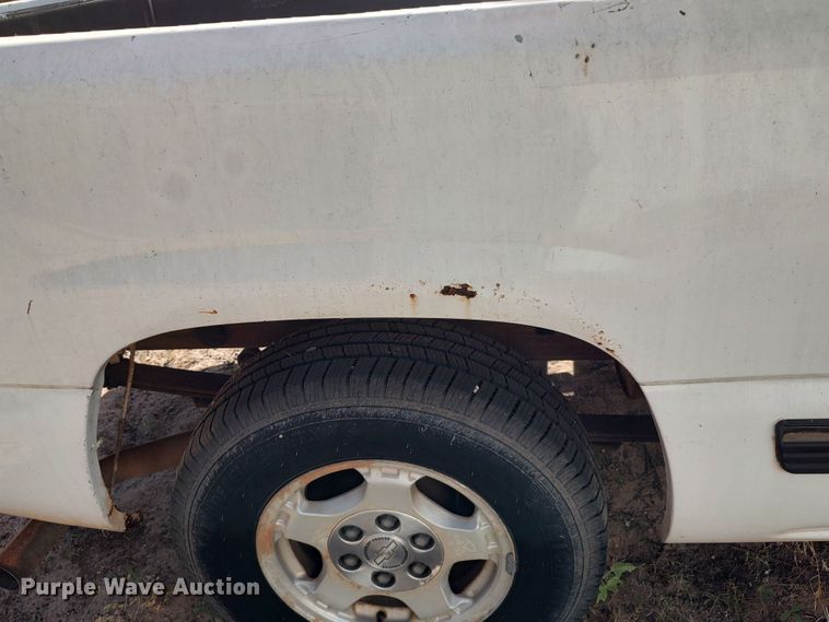 image for item LU9259 1999 Chevrolet Silverado 1500  Ext. Cab pickup truck