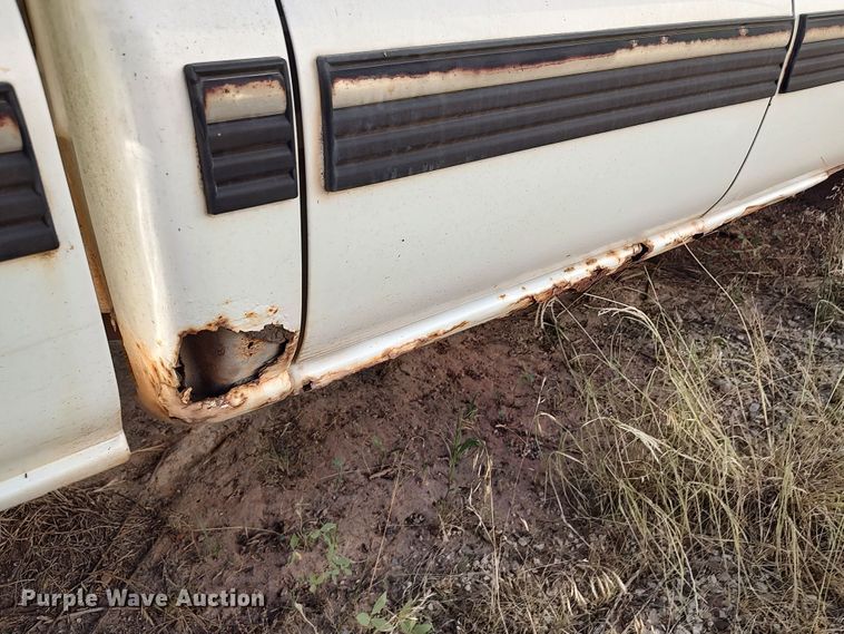 image for item LU9259 1999 Chevrolet Silverado 1500  Ext. Cab pickup truck