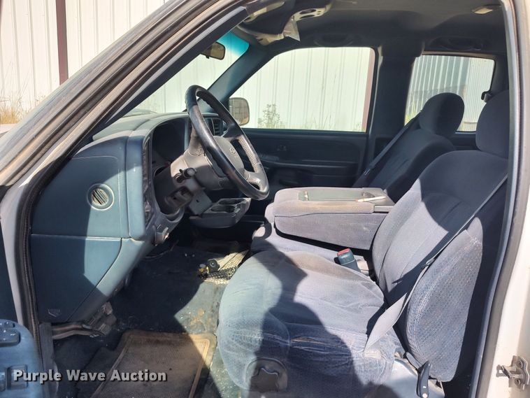 image for item LU9259 1999 Chevrolet Silverado 1500  Ext. Cab pickup truck