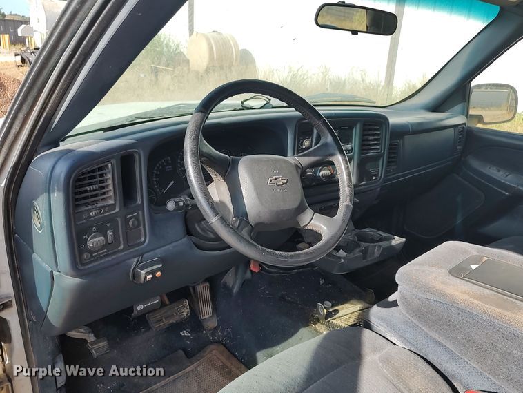 image for item LU9259 1999 Chevrolet Silverado 1500  Ext. Cab pickup truck