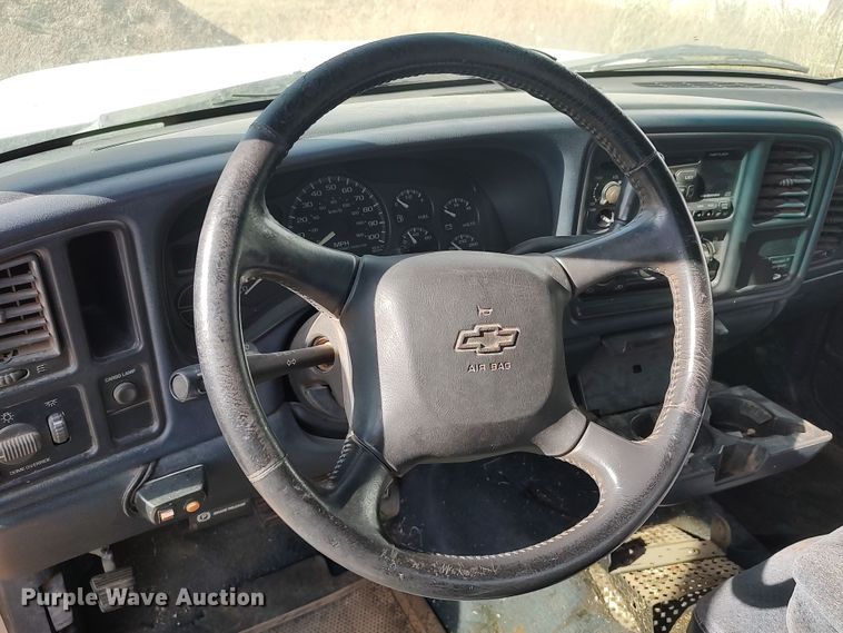 image for item LU9259 1999 Chevrolet Silverado 1500  Ext. Cab pickup truck