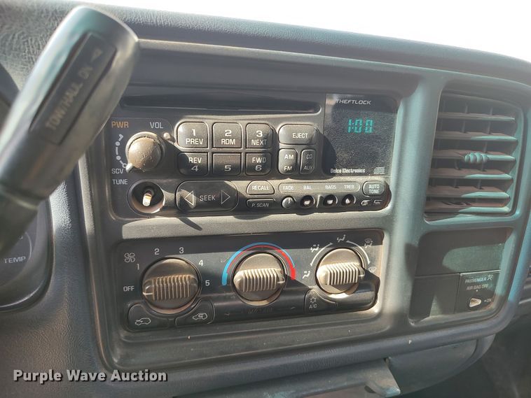 image for item LU9259 1999 Chevrolet Silverado 1500  Ext. Cab pickup truck