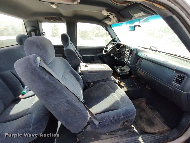 image for item LU9259 1999 Chevrolet Silverado 1500  Ext. Cab pickup truck