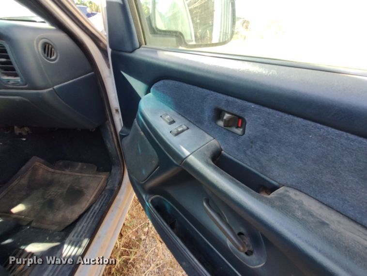 image for item LU9259 1999 Chevrolet Silverado 1500  Ext. Cab pickup truck