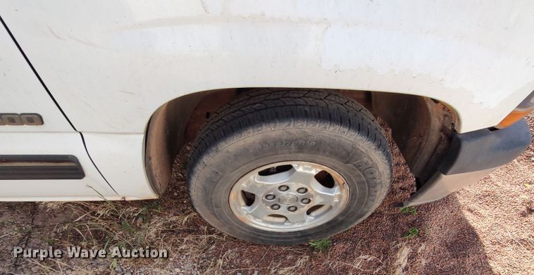 image for item LU9259 1999 Chevrolet Silverado 1500  Ext. Cab pickup truck