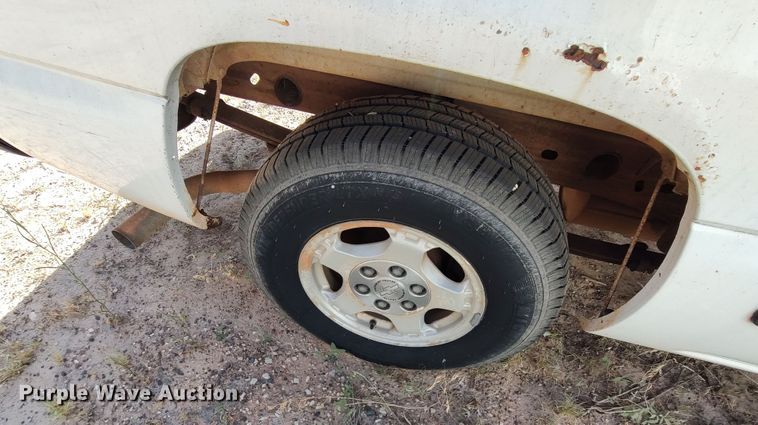 image for item LU9259 1999 Chevrolet Silverado 1500  Ext. Cab pickup truck