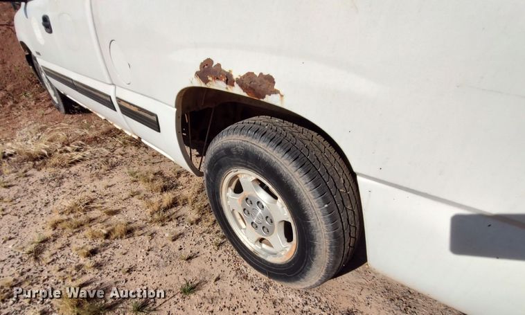 image for item LU9259 1999 Chevrolet Silverado 1500  Ext. Cab pickup truck