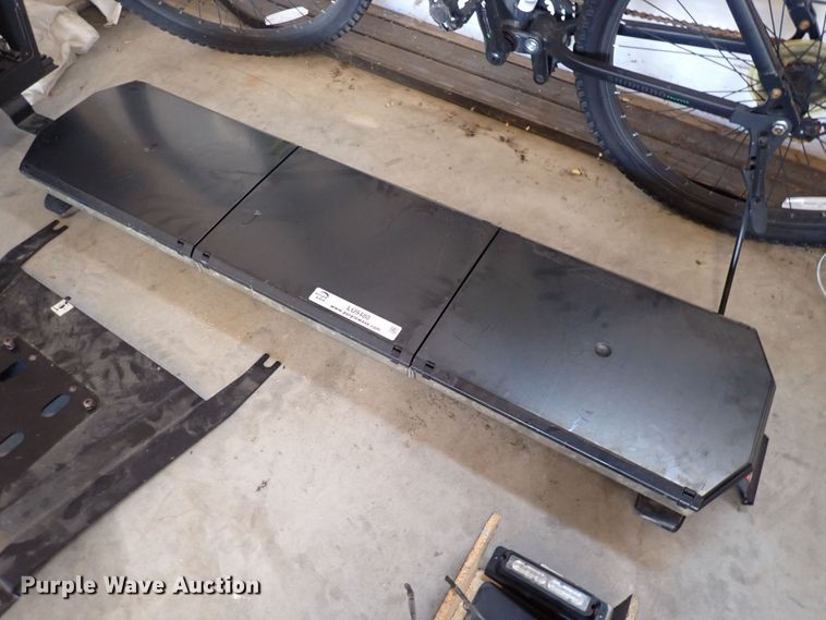 image for item LU9480 Police car accessories