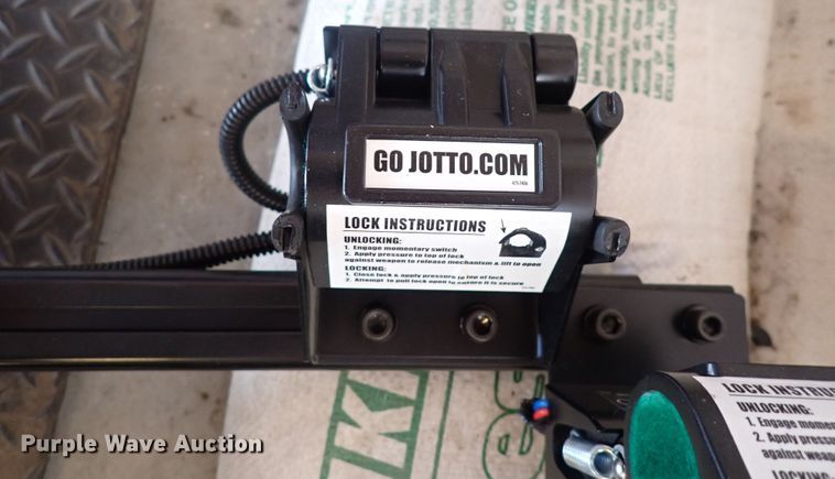 image for item LU9480 Police car accessories