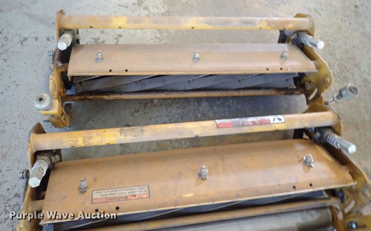 image for item LU9482 (15) Hustler mower reels