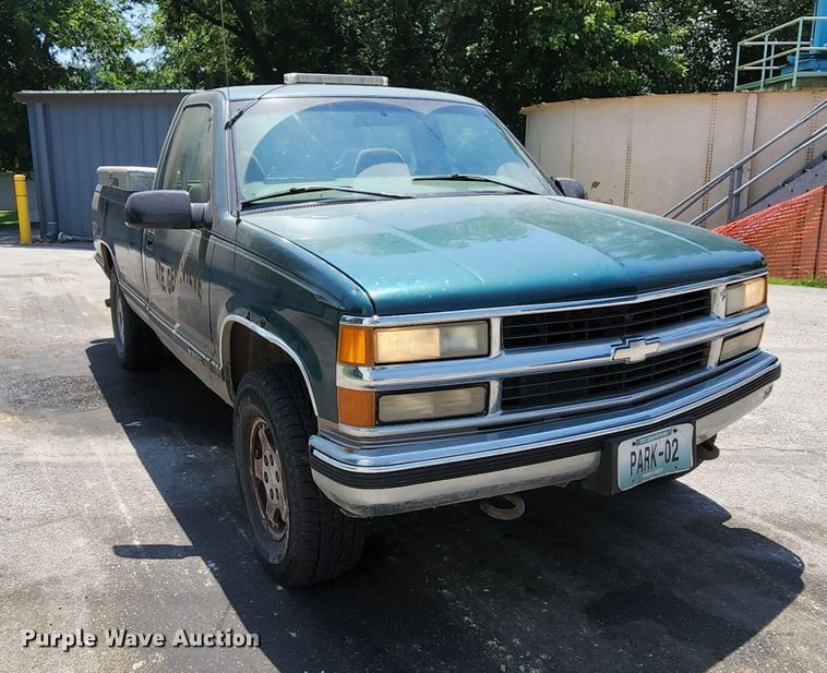 image for item MK9057 1998 Chevrolet Silverado 1500  pickup truck