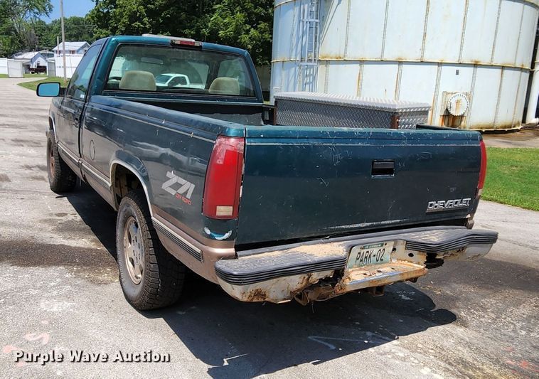 image for item MK9057 1998 Chevrolet Silverado 1500  pickup truck
