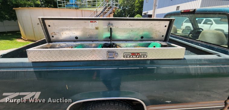 image for item MK9057 1998 Chevrolet Silverado 1500  pickup truck