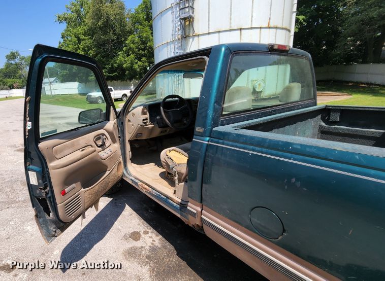 image for item MK9057 1998 Chevrolet Silverado 1500  pickup truck