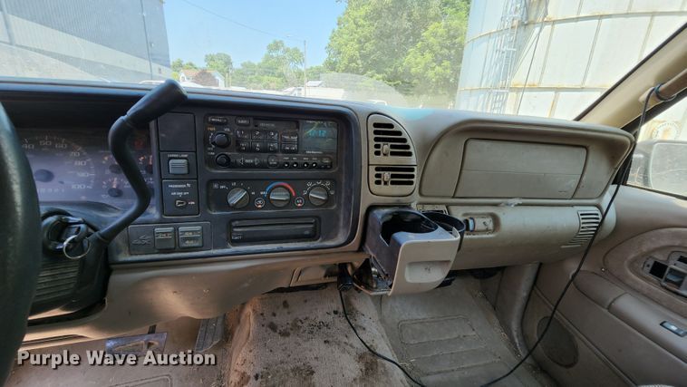 image for item MK9057 1998 Chevrolet Silverado 1500  pickup truck