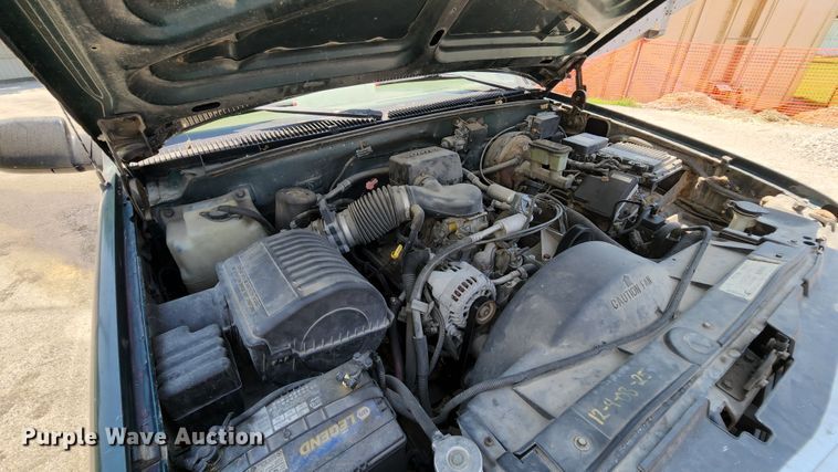 image for item MK9057 1998 Chevrolet Silverado 1500  pickup truck