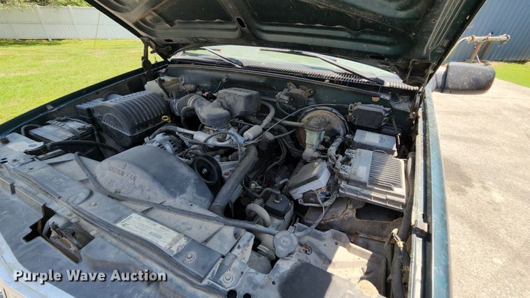 image for item MK9057 1998 Chevrolet Silverado 1500  pickup truck