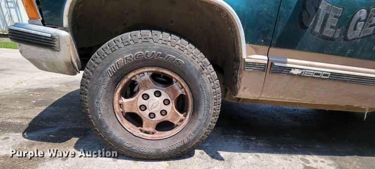 image for item MK9057 1998 Chevrolet Silverado 1500  pickup truck