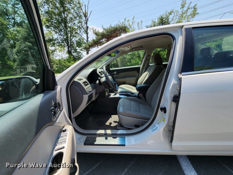 image for item MK9073 2012 Ford Fusion Hybrid