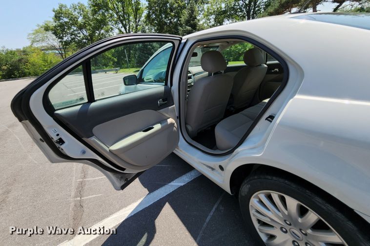 image for item MK9073 2012 Ford Fusion Hybrid