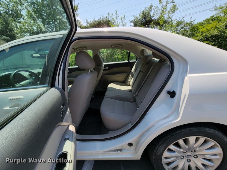 image for item MK9073 2012 Ford Fusion Hybrid