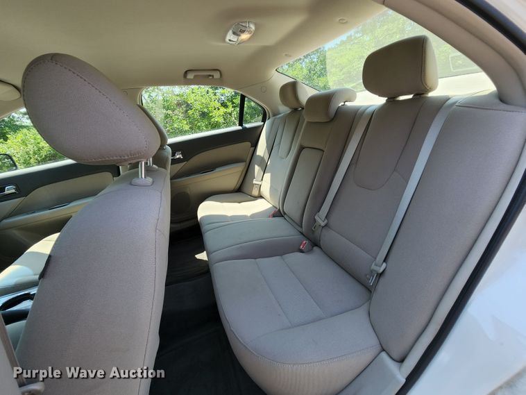 image for item MK9073 2012 Ford Fusion Hybrid