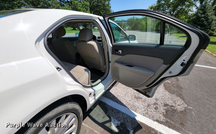 image for item MK9073 2012 Ford Fusion Hybrid