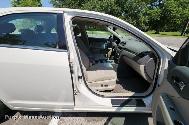 image for item MK9073 2012 Ford Fusion Hybrid