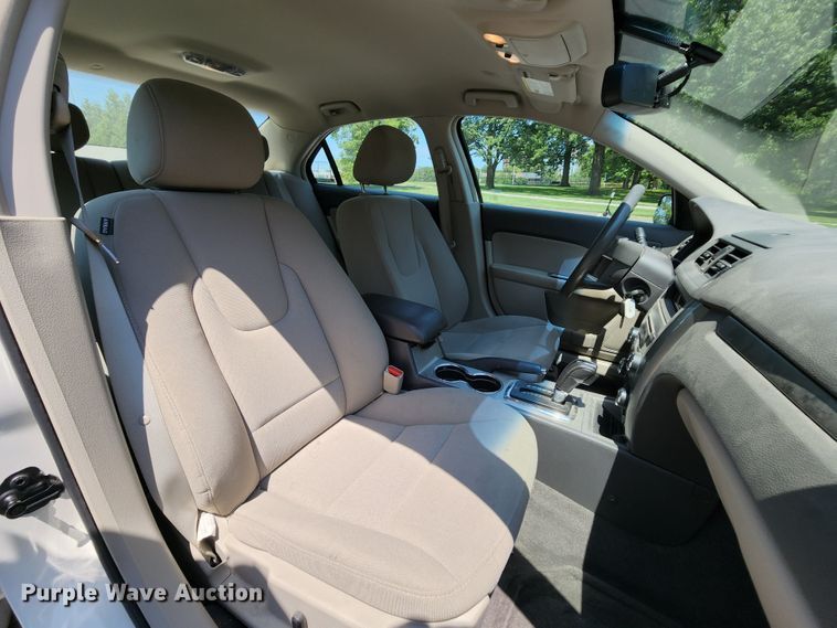 image for item MK9073 2012 Ford Fusion Hybrid