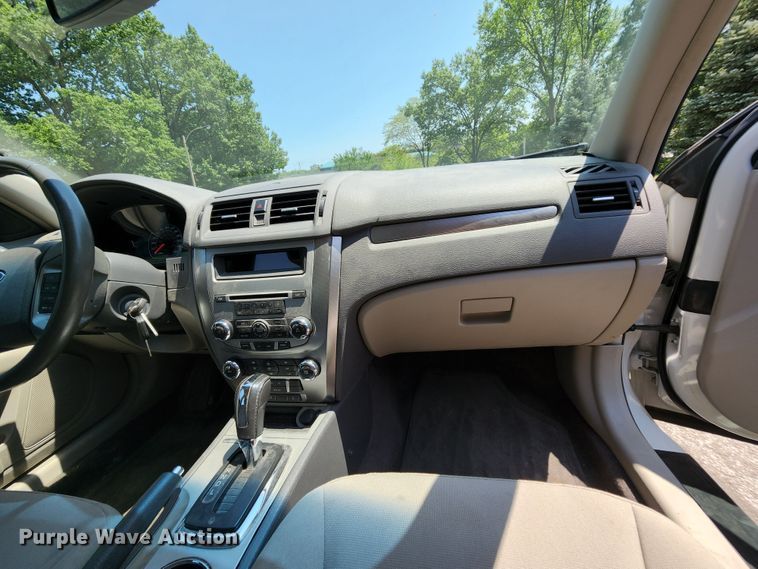 image for item MK9073 2012 Ford Fusion Hybrid